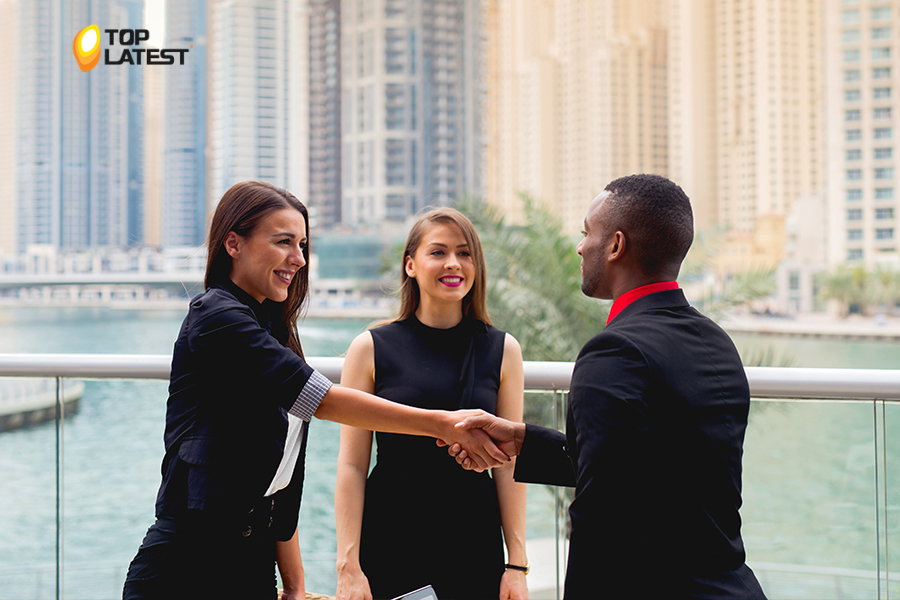 How to Meet New People in Dubai-Clubs, Communities, and Events