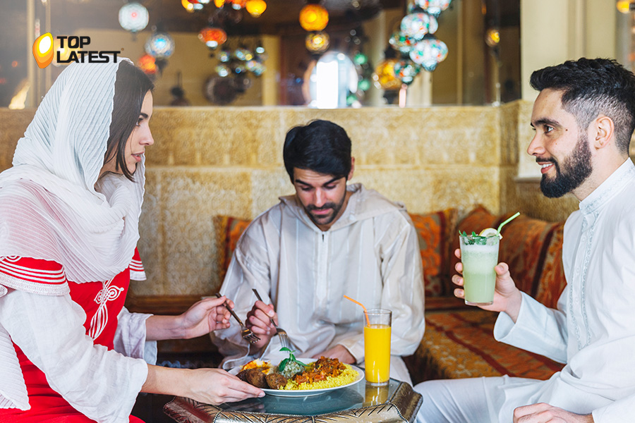 How to Host a Majlis Style Dinner Party in Your Dubai Apartment
